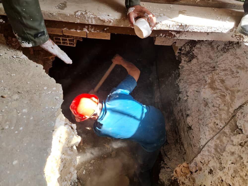 حبس مرد ۴۵ ساله زیر آوار بر اثر ریزش چاه 