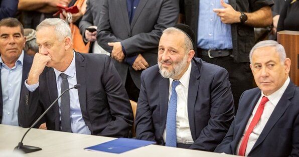 وزیر جنگ اسرائیل: اجازه نمی‌دهم نتانیاهو به دستگاه قضایی لطمه بزند
