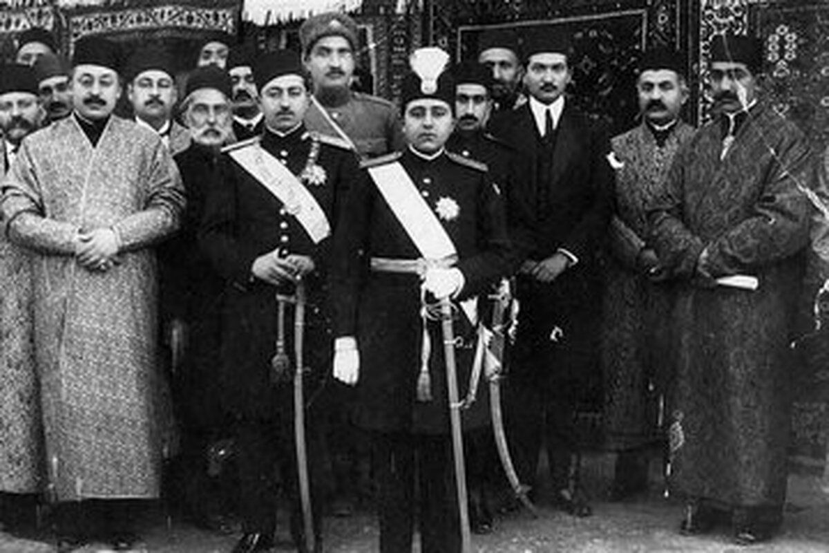 عکسی کمتر دیده‌شده از احمدشاه قاجار در پاریس