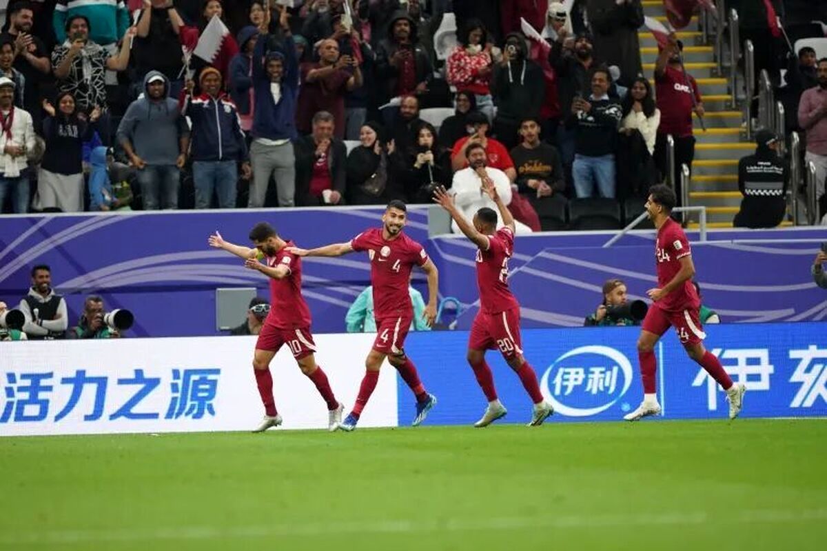 لحظه بالا بردن جام توسط کاپیتان قطر/ قهرمانی جام ملت های آسیا به سبک مسی و آرژانتین+ فیلم