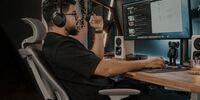 فاصله مناسب شما با مانیتور چقدر است؟/ ارتفاع مانیتور به اندازه فاصله اهمیت دارد