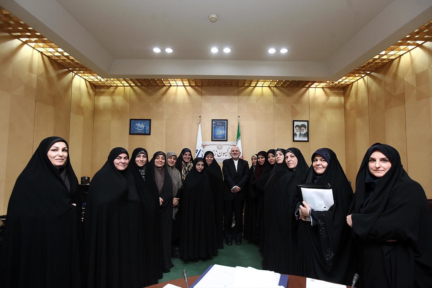 مشروح جلسه ظریف با فراکسیون زنان مجلس