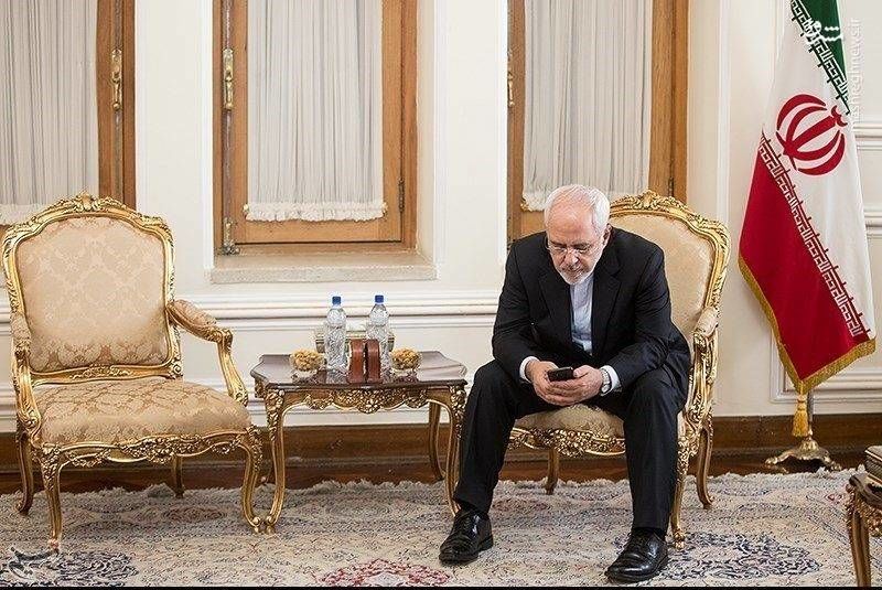 محمدجواد ظریف : حدس می زنم ترامپ برجام را تایید نکند