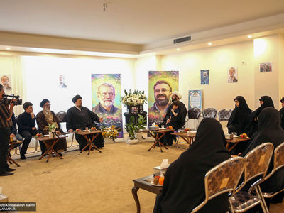 تصاویر سیدحسن خمینی در جمع خانواده شهید علی لاریجانی
