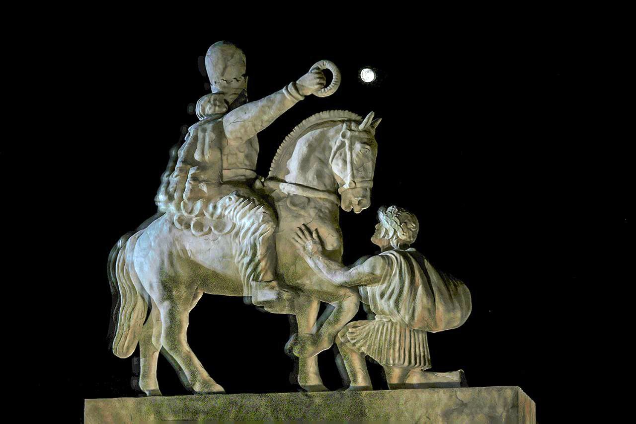 مقابل ایرانیان زانو بزنید / رونمایی از مجسمه «زانو زنندگان برابر ایران»+ تصاویر