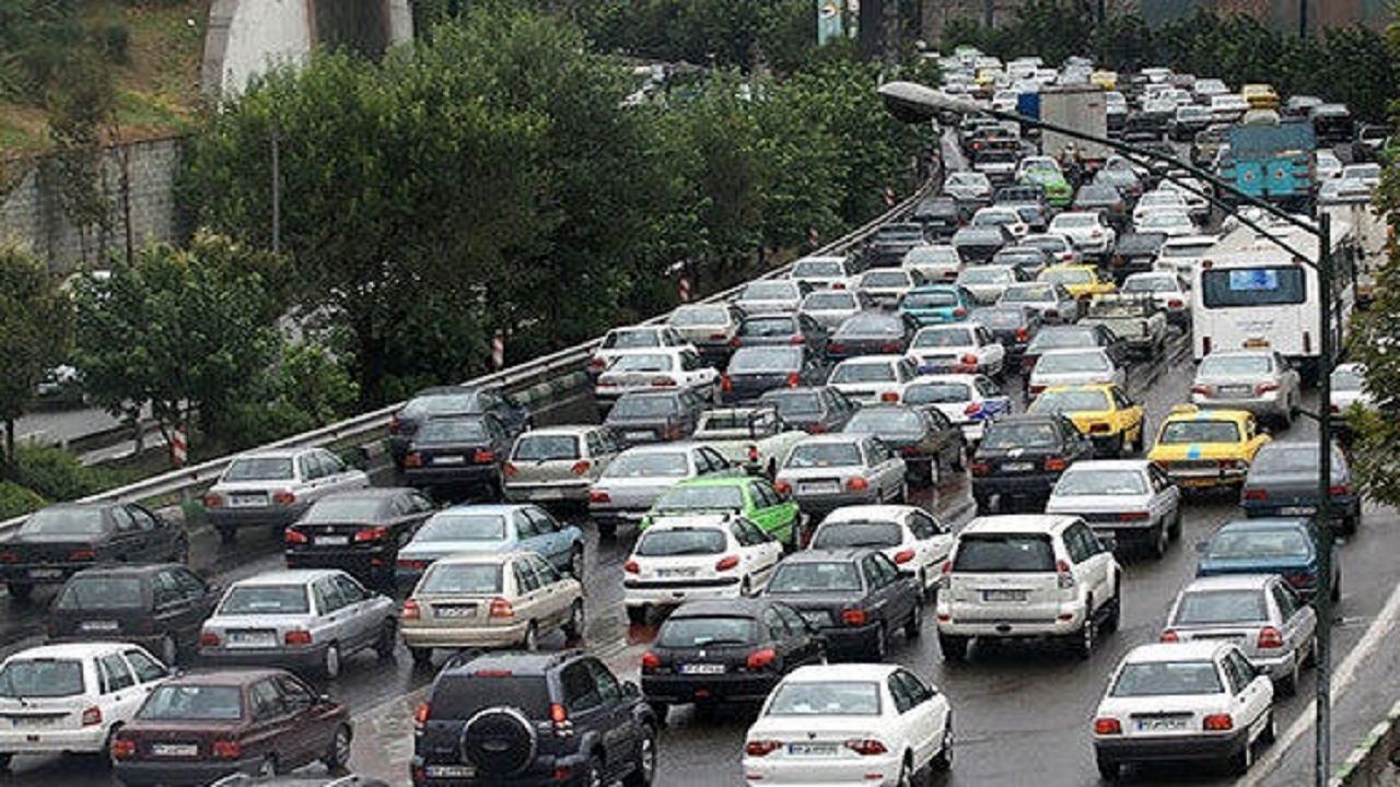 آخرین وضعیت تردد خودرو‌ها در مسیر چیتگر  پس از  خروج قطار از ریل
