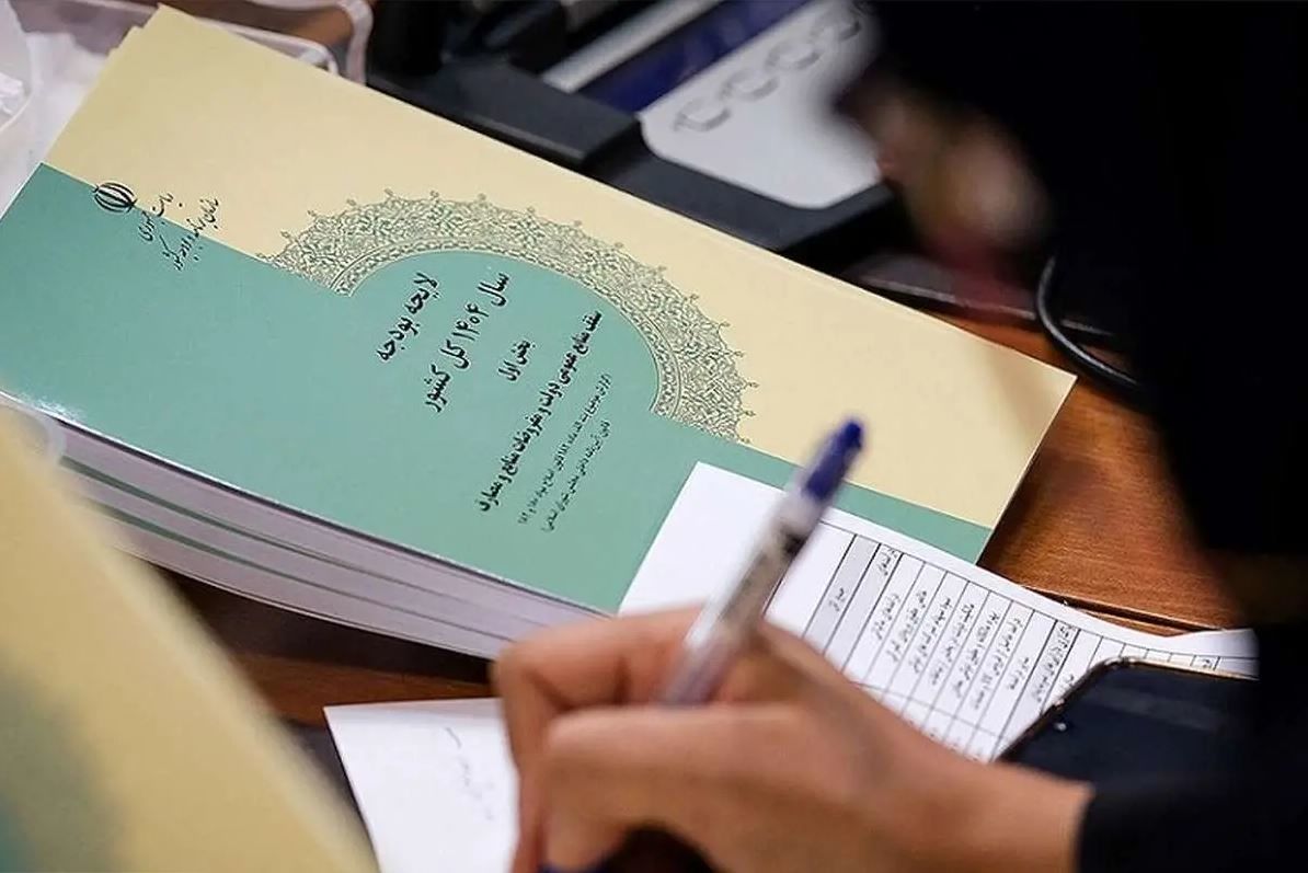 بودجه‌بگیرها و پروژه‌بگیرها علیه نامه 180 اقتصاددان به خط شدند | آقای پزشکیان این هم آدرس درست!