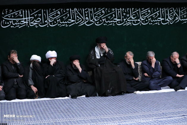 دومین شب عزاداری محرم با حضور رهبری و رؤسای قوا در حسینیه امام(ره)