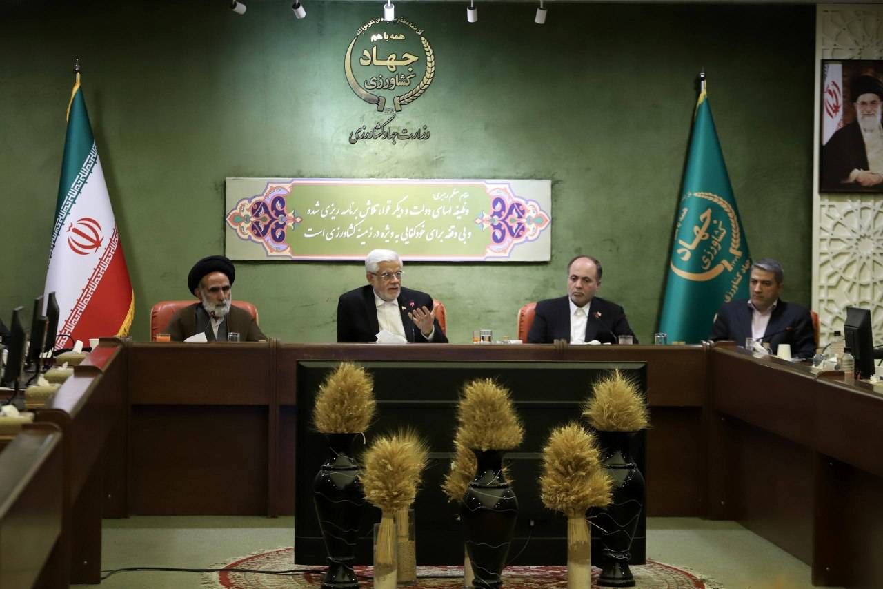 عارف: اگر معیشت مردم تامین شود، آرامش بیشتری در جامعه حاکم می‌شود / نباید دل مردم را خالی کرد