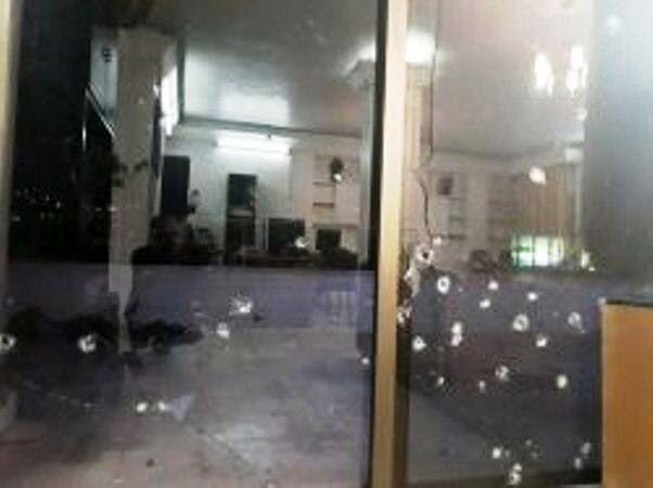 اصابت بمب خوشه ای به دفتر خبرگزاری جمهوری اسلامی در دمشق + عکس