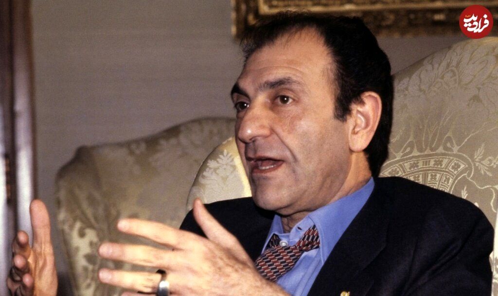 عکس/ اردشیر زاهدی در خانه‌اش در شمیران، ۲۷ آذر ۱۳۵۷