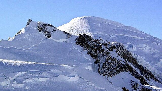 بلندترین قله اروپای غربی در رشته کوه آلپ آب رفت 