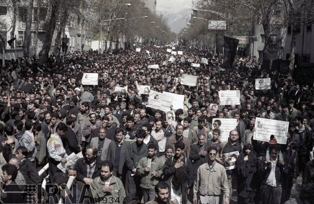 تشییع مرحوم سید احمد خمینی