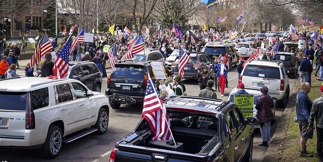 تجمع هواداران ترامپ علیه فرمانداران دموکرات برای شکستن قرنطینه