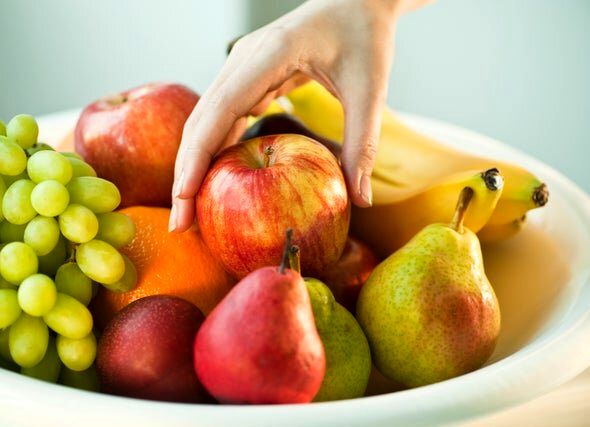 بعد از 50 سالگی، این میوه ها را بیشتر بخورید!