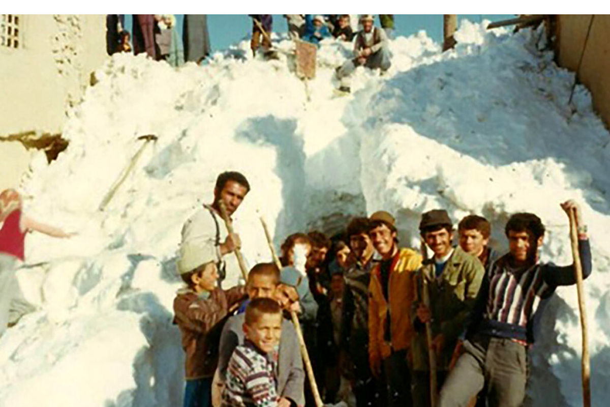 این روزهای برفی تهران را یادتان نمی آید +عکس برف نیم متری 