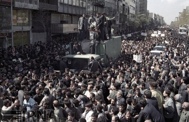 تشییع مرحوم سید احمد خمینی