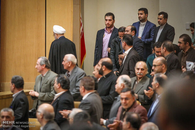همایش قانون اساسی و حقوق ملت