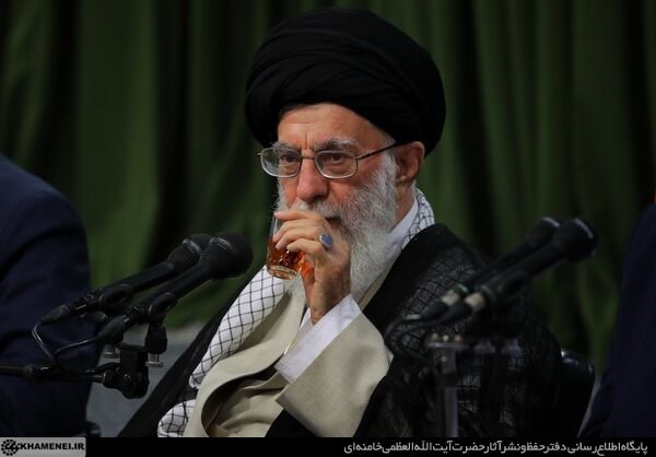 دیدار شاعران با رهبری