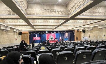 کنایه به برگزارکنندگان تجمع ضد روحانی و ظریف؛ خودشان نیامده بودند / معلوم شد حتی نماینده خودشان هم نیستند