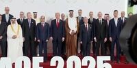 ترامپ هنگام گرفتن عکس یادگاری در شرم‌الشیخ: همه لبخند بزنید+ فیلم