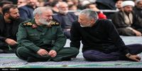 تصویری از دو فرمانده ارتش و سپاه در مراسم عزاداری حسینیه امام خمینی(ره)