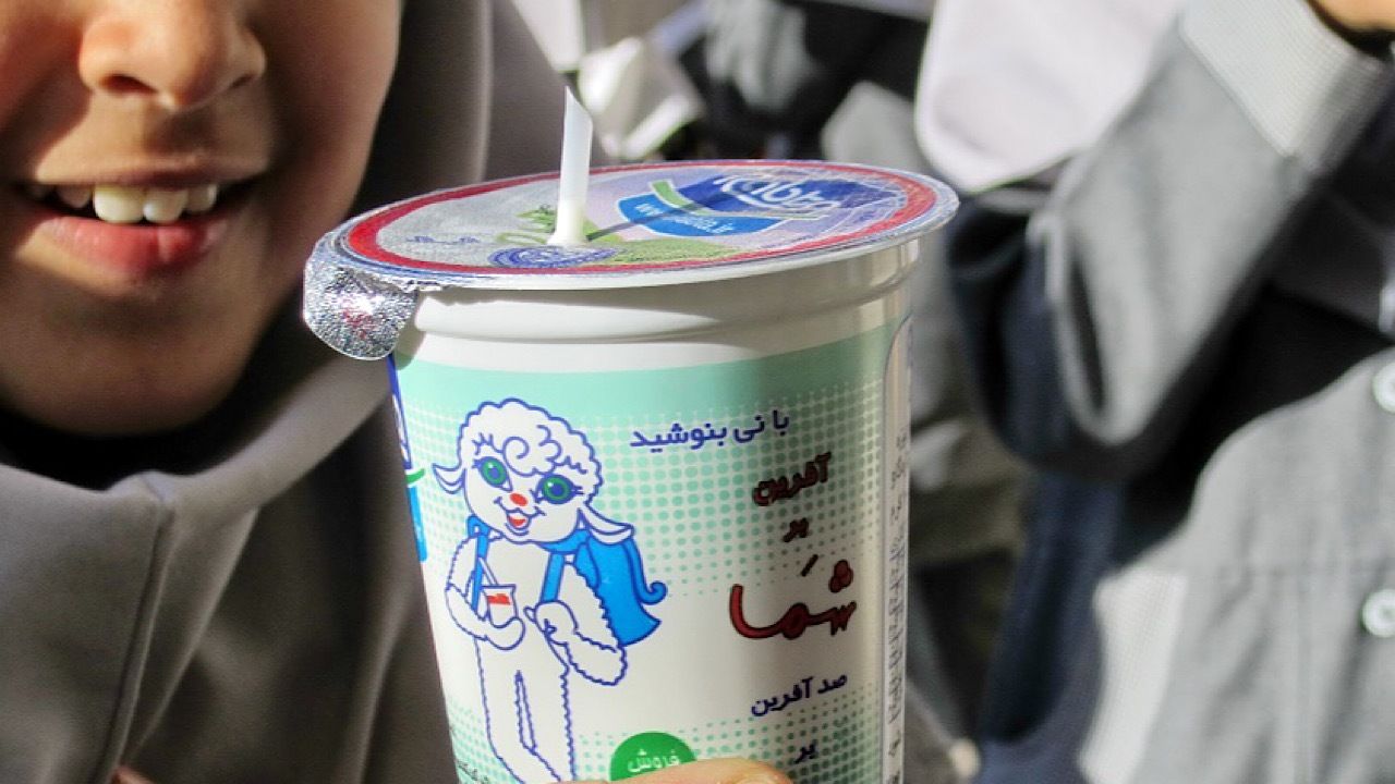 توزیع شیر در مدارس به کجا رسید؟