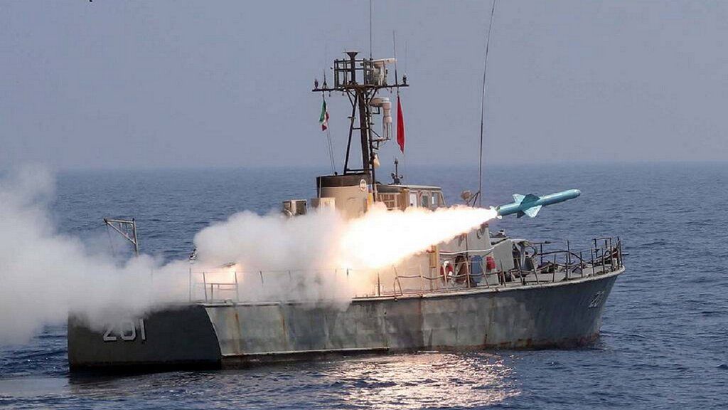 ادعای جدید آمریکا علیه ایران/ در جزیره قشم یک ناو موشک‌انداز می سازند