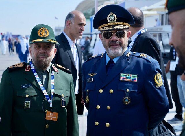 وزیر دفاع به امارات سفر کرد