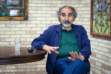 آزاد ارمکی: اگر طبقه متوسط دچار یاس شود، فروپاشی فرهنگی و اجتماعی رخ می دهد | طبقه متوسط پشت پزشکیان نمی‌ایستد | فقیر شدن بزرگترین رنج طبقه متوسط است