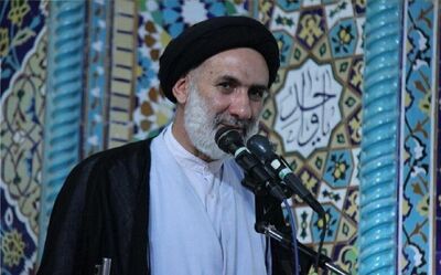 انتقاد تند یک امام جمعه از حک تصاویر زنان جوان بر سنگ قبر‌ها / دور از شان مسلمانان است