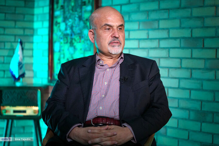 واکنش جلایی‌پور به احتمال بازگشت علی لاریجانی به شعام/در این شرایط سلطنت‌طلبان نمی‌توانند روی زمین ایران حضور یابند