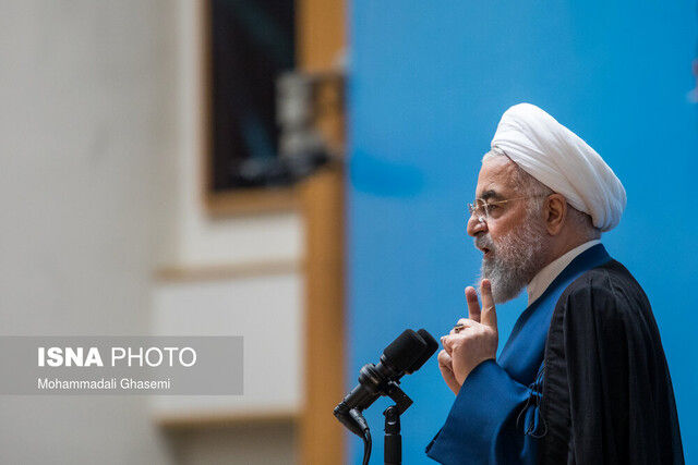حسن روحانی: برای گذر از این برهه خاص به دولت کمک کنیم