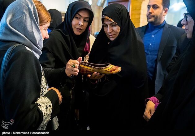 نمایشگاه صنایع دستی ویژه همسران سفرا