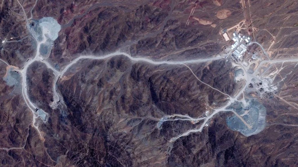 چرا ترامپ می‌خواهد به «کوه کلنگ» حمله کند؟