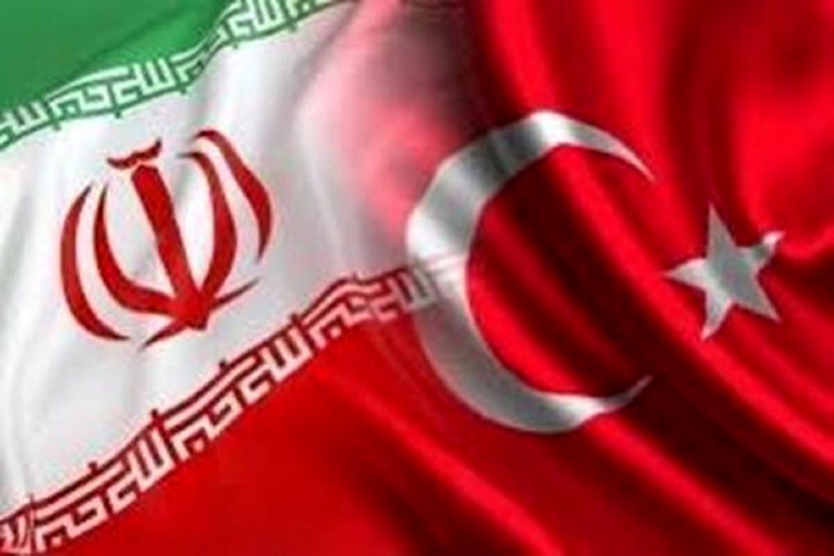 دیدار سفیر ایران با وزیر دفاع ترکیه/ تاکید بر توسعه همکاری‌های دو کشور 