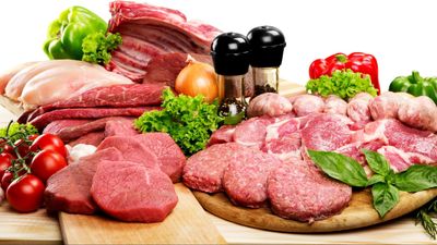 قیمت گوشت گوساله، گوشت مرغ و گوشت بوقلمون امروز شنبه ۲۶ اسفند 1402/ قیمت مرغ پایین آمد+ جدول