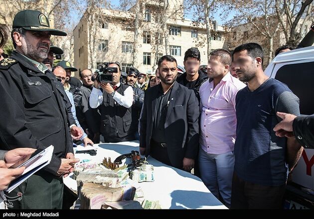 دستگیری سارقان خودرو حمل پول بانک پاسارگاد
