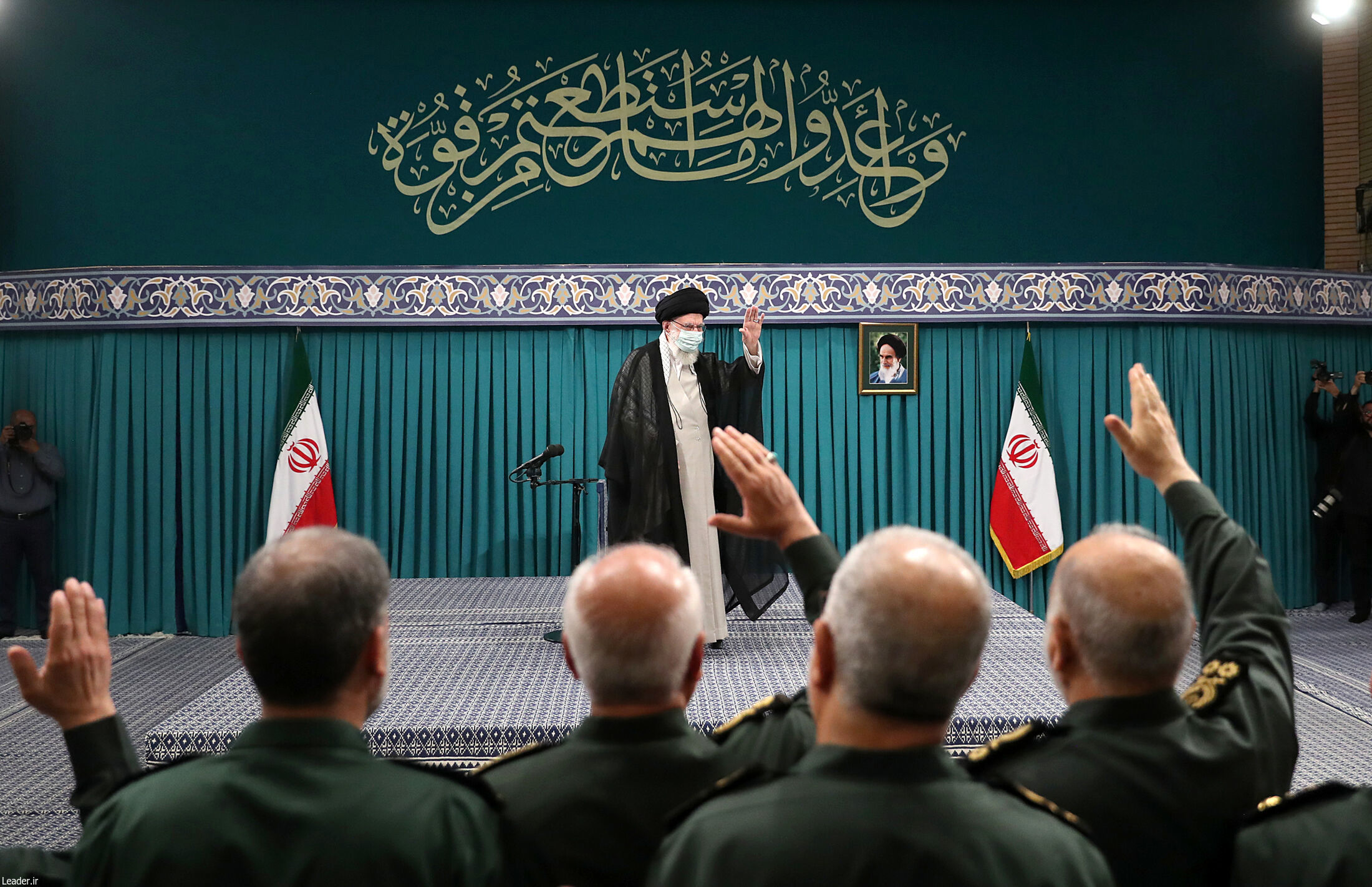 قاب عکسی ویژه در دیدار فرمانده سپاه با رهبر انقلاب+ عکس