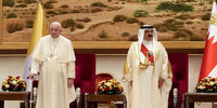 چرت پادشاه بحرین هنگام سخنرانی پاپ سوژه شد!+عکس