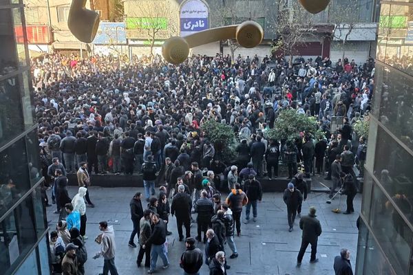 ایمانی جاجرمی: اعتراضات فقط صدای بازاریان بود، اگر صدای فقرا بلند شود... | حاکمیت باید تصمیم جدی بگیرد | بدون گشایش دیپلماتیک، فشارها باقی می‌ماند