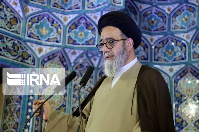 دفاع تمام قد امام جمعه تبریز از عملکرد تیم مذاکره کننده هسته ای