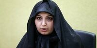 عکسی از مجسمه سردار سلیمانی در دفتر کار دخترش