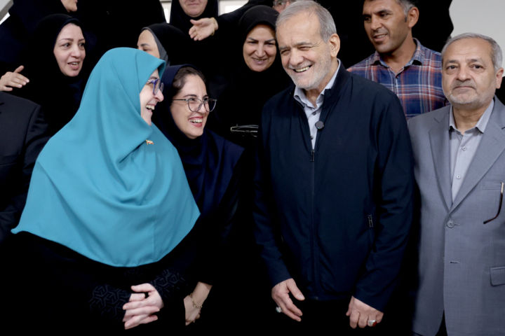 پزشکیان: هیچ دانش‌آموزی نباید بدون یادگیری عمیق از کلاس خارج شود / کیفیت آموزش ربطی به تحریم ندارد