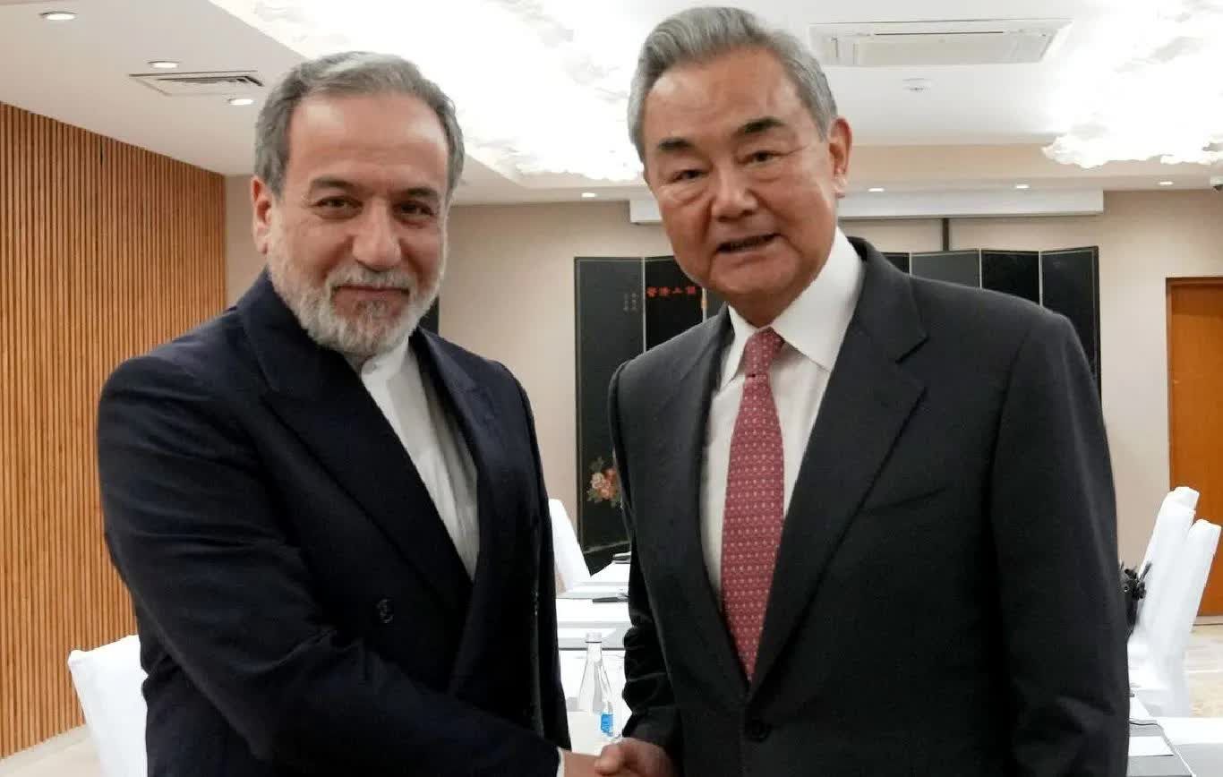 چرا آمریکا مؤسسات مالی بزرگ چین را تحریم نکرد؟/ بلومبرگ فاش کرد: آمریکا می‌خواهد هزینه تجارت با ایران را افزایش دهد، بدون اینکه با پیامد‌های گسترده‌ از سوی پکن روبه‌رو شود