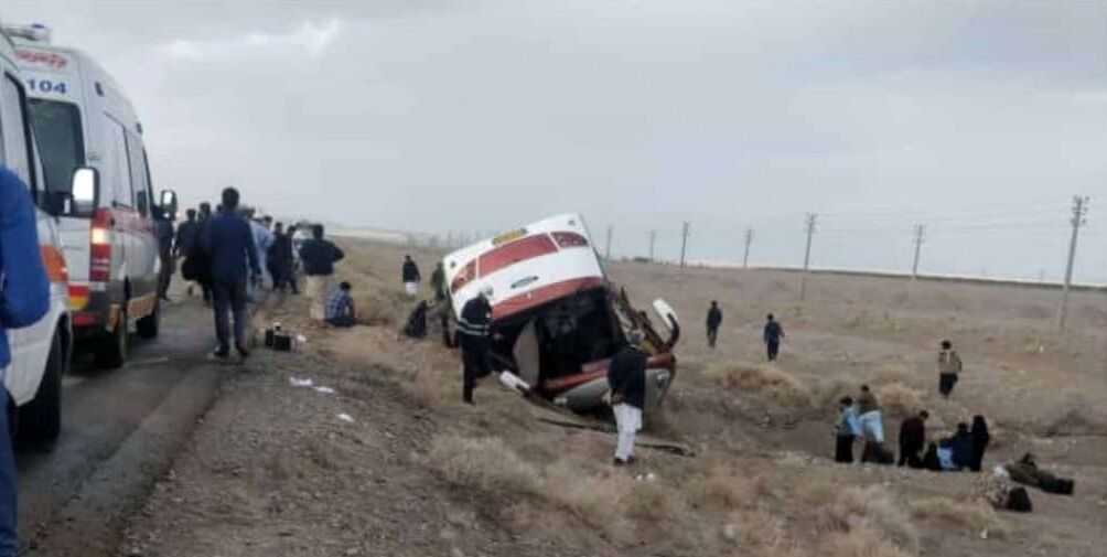 واژگونی وحشتناک اتوبوس در مسیر زاهدان -زابل / چند نفر مجروح شدند>