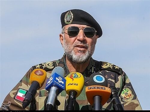 امیر حیدری: ما با آمریکایی می‌جنگیم که خیلی از کشور‌ها می‌ترسند اسم آن را بیاورند/ امروز صحنه‌گردان جنگ، نیرو‌های مسلح ما هستند/ اگر جنگ را ادامه دهند...