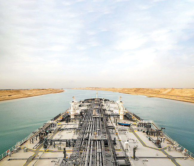 سه سناریو درباره آینده تنگه هرمز | بسته بودن تنگه ابزار چانه زنی پایدار ایران همزمان با مذاکرات غیرمستقیم است | جایگاه میانجی‌گری پاکستان در هر سناریو چیست؟