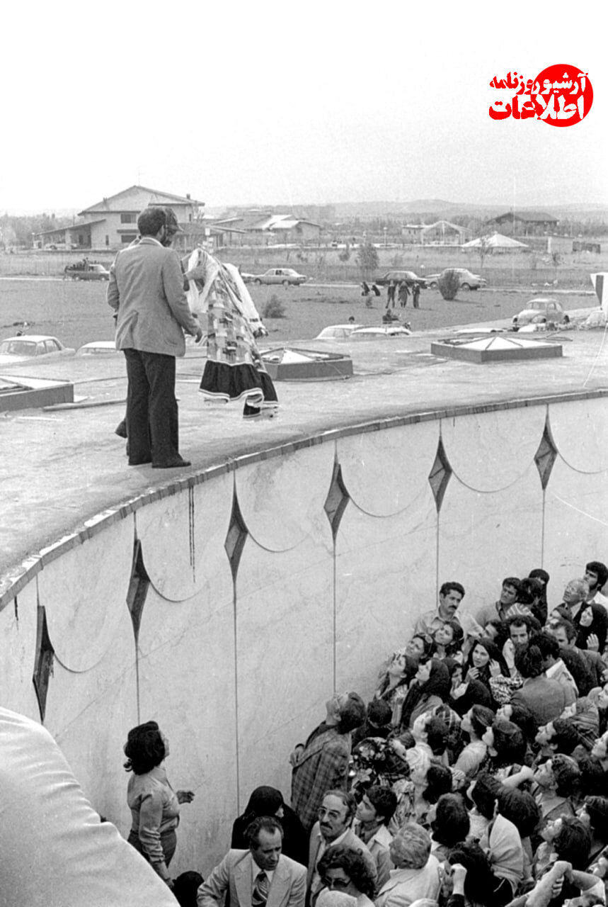 حراج لباس‌های شمس پهلوی، خواهر شاه در کرج؛ اسفند ۵۷