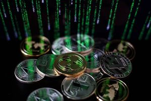 افت قیمت تتر تا سقف کانال ۱۵۲ هزار تومان | بیت‌کوین در مرز ۶۷ و ۶۸ هزار دلار | قیمت نفت سه‌رقمی می‌شود؟